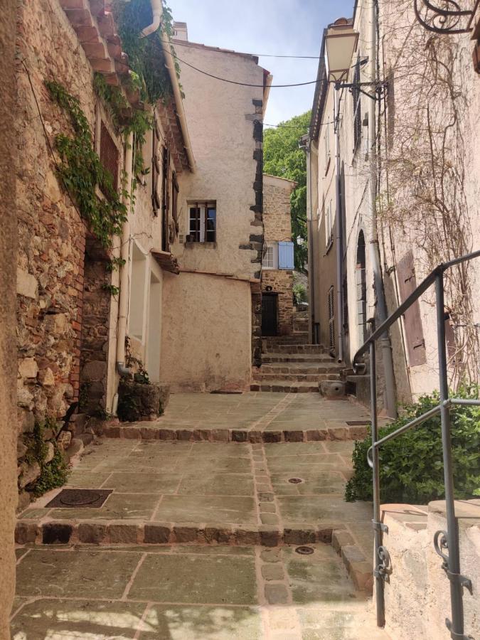 Logement Neuf Centre Du Village Aux Pieds Du Chateau グリモー エクステリア 写真