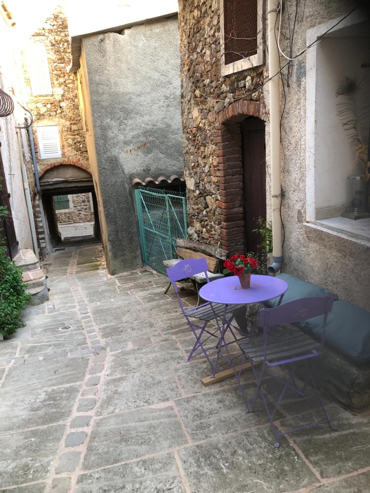 Logement Neuf Centre Du Village Aux Pieds Du Chateau グリモー エクステリア 写真